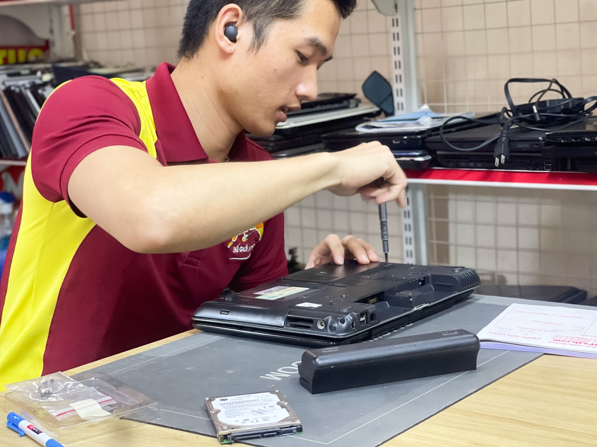 THAY PIN MACBOOK QUẬN 3